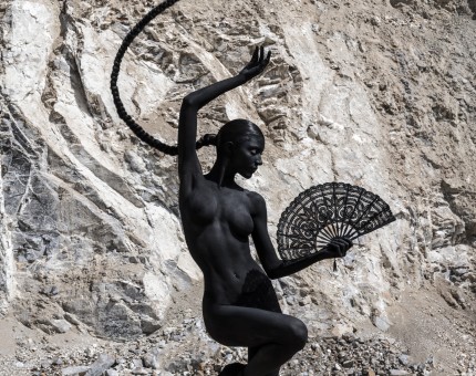Niki Lazaridou, a talented Swiss-based fashion photographer who has collaborated with top magazines such as Vogue, Elle, Marie Claire, and Cosmopolitan, approached our team for a very special, non-commercial photoshoot at our Yerakini mines. 