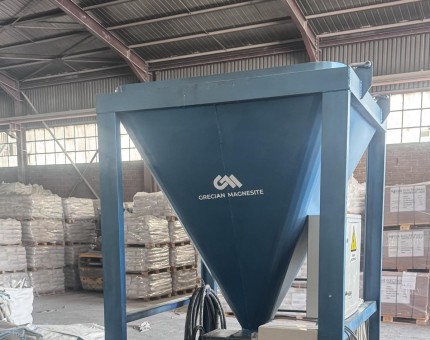 Grecian Magnesite Develops Mobile Mixer & Application System for On-Site Cold-Setting Tundish Mass Trials