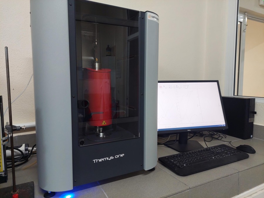 Grecian Magnesite R&D TG-DTA/DSC for high accuracy thermogravimetric analysis of industrial mineral samples 