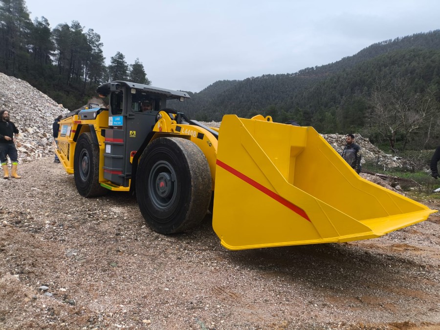 New Loader Aramine L440B Evia Mine Grecian Magnesite